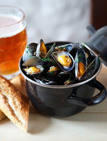 TKH Mussels & A Pint